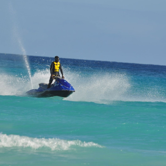 Meet your Posher, Joe - Picture 5 of 8